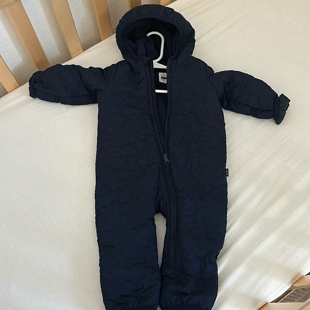 Gap baby snow suit with a hood